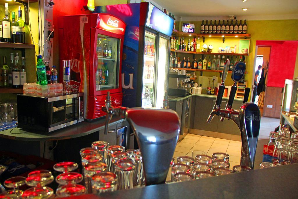 Rivaal Guesthouse-Cafe Poltsamaa Exterior photo